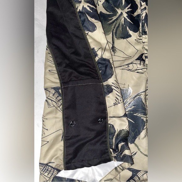 AFTCO Blue Water Size 42 Men’s Fishing Swim Trunks Shorts Beige Black Floral - Picture 5 of 12